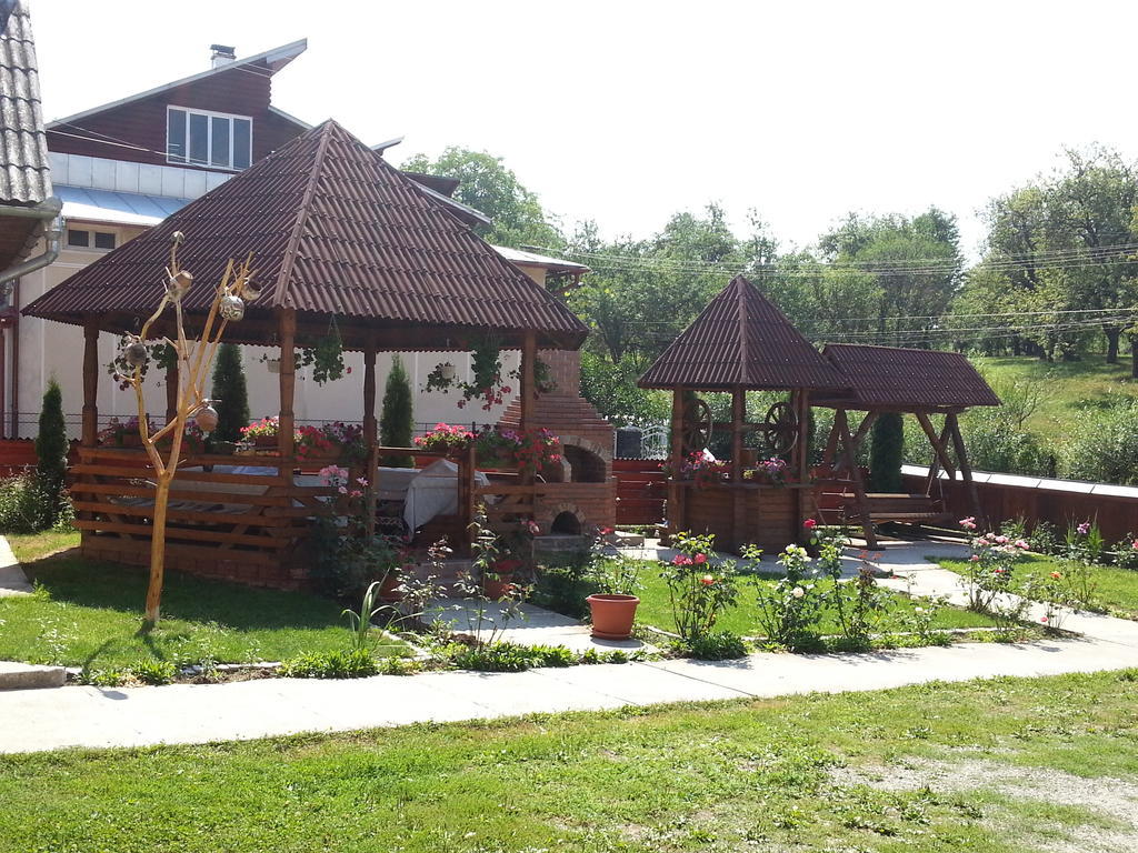 Ocna Şugatag Pensiunea Maramures מראה חיצוני תמונה